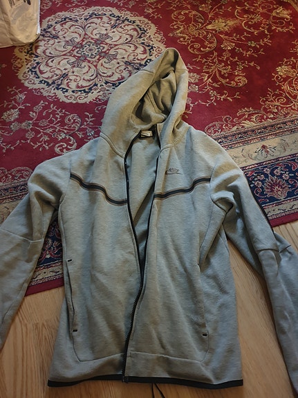 Nike tech-fleece huppari