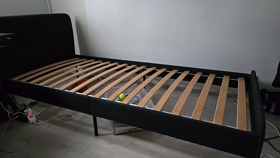 IKEA sänky runko 90x200 musta