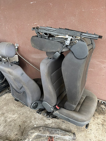Audi a4 ja a6 penkit annetaan