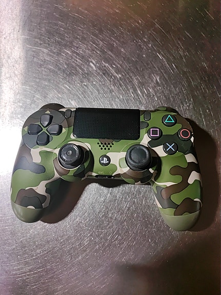 Playstation 4 camo ohjain