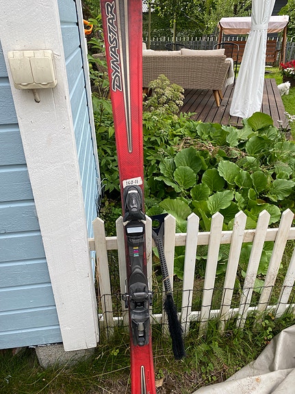 Dynastar laskettelusukset ja monot koko 28.0