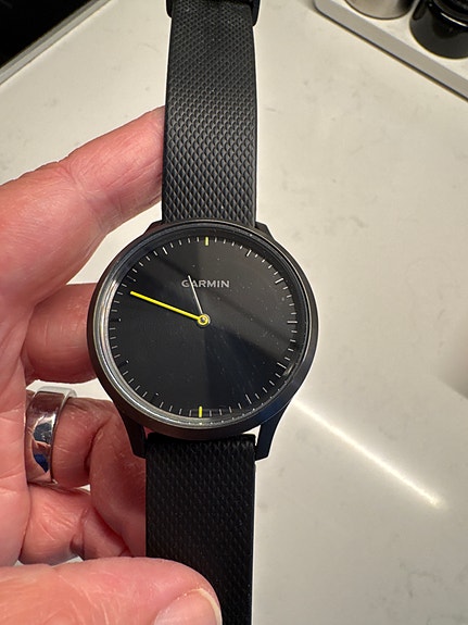 Garmin vivomove HR kello