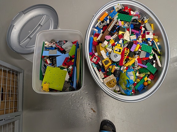 Valtava kasa legoja