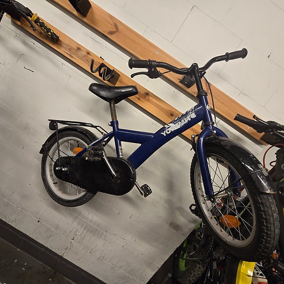 2kpl lastenpyörä 16" vaatii korjaus