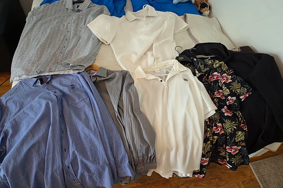 Miesten vaatteita kokoa 4-5xl. Puhtaita ja hyväkuntoisia suurin osa.