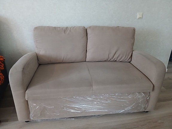 Beige vuodesohva 2-istuttava
