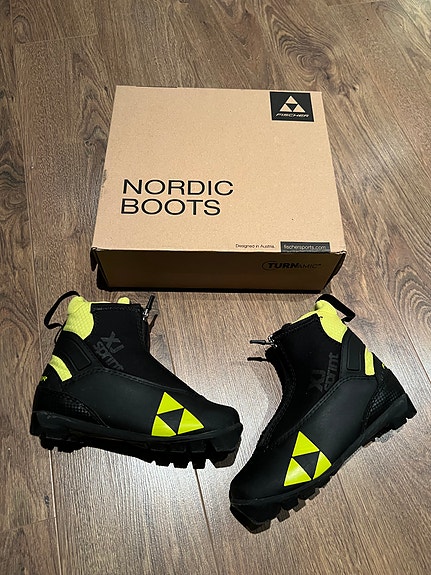 Fischer Nordic Boots perinteisen hiihtomonot kokoa 32. NNN-side