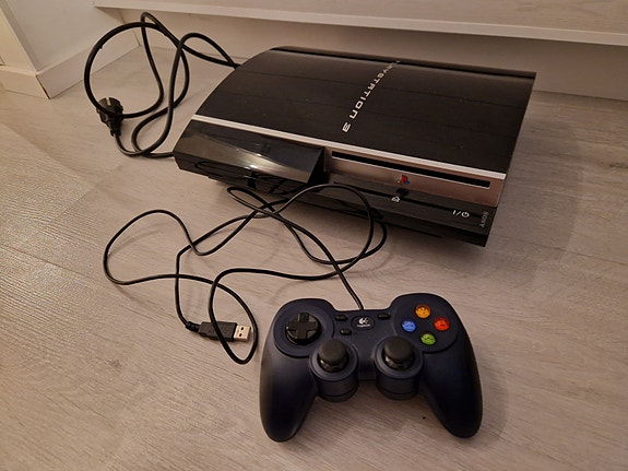 Playstation 3 -konsoli (ps3) + logitech-ohjain
