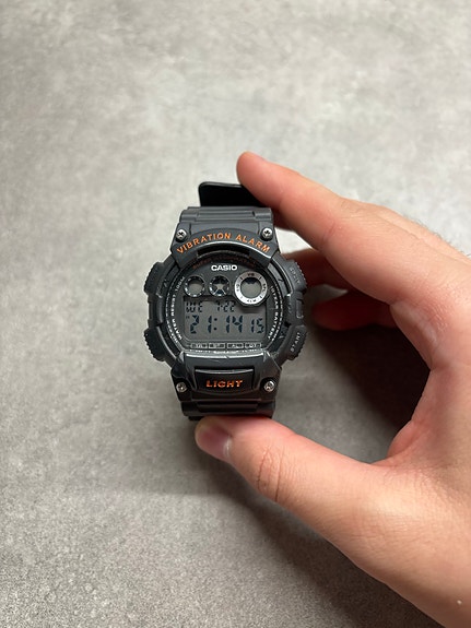 Casio digitaalinen rannekello "inttirolle"
