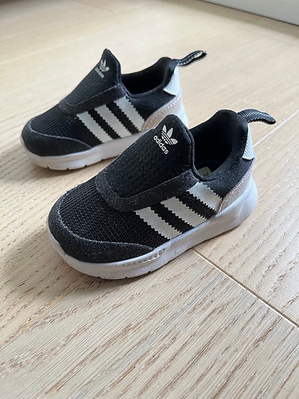 Adidas vauvan/taaperon tennarit 19