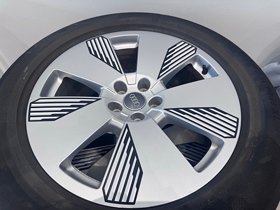 Audi OEM 19” alumiinivanteet
