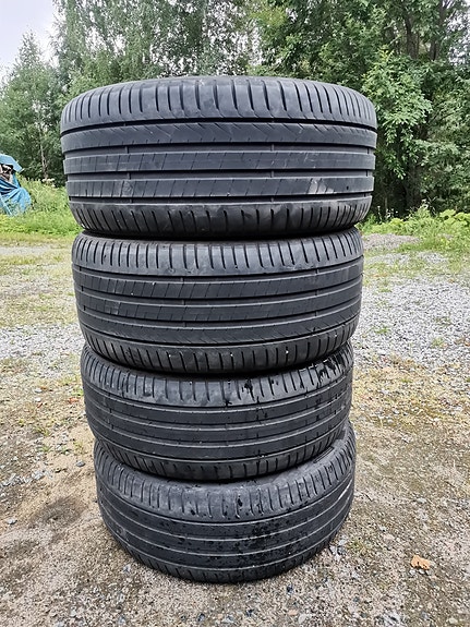 Pirelli Cinturato p7 245/40r18