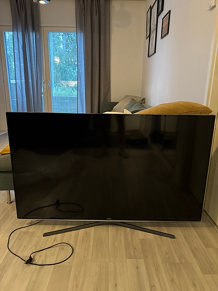 Samsung 55” Smart TV
