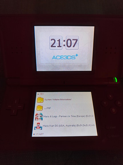 Nintendo DS Lite + laturi