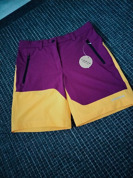 Uudet Icepeak naisten stretch shortsit 38