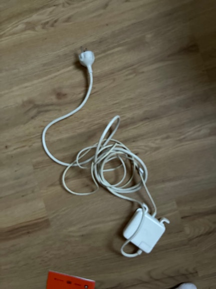 Apple MacBook verkkovirtalaturi