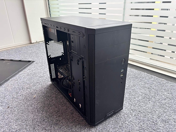 GTX 1060 3GB / Intel I5-7400 / 240GB SSD/ 16GB DDR4 2400MHZ