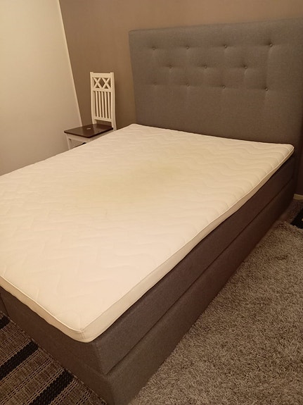 Sänky ja sängynpääty:  Patja: