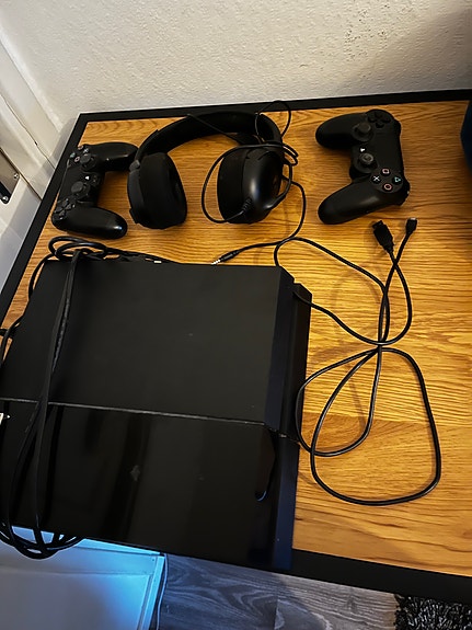 Sony PlayStation 4