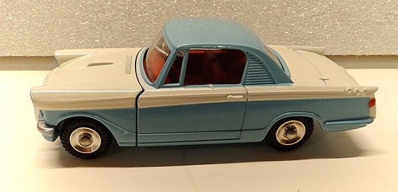 Pienoismalli Triumph Herald Coupe 1/43