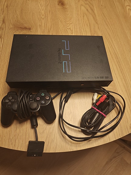 PlayStation 2 Fat (SCPH-30004) + ohjain + johdot