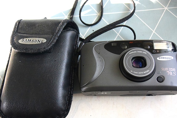 Samsung Slim Zoom 70 35mm filmikamera musta