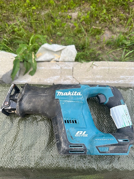 Makita DJR188 puukkosaha