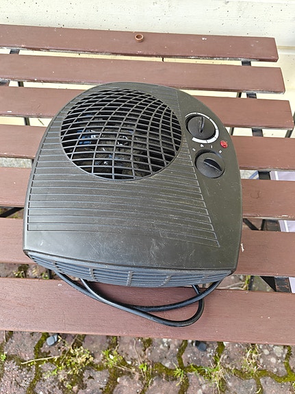 Auton sisälämmitin