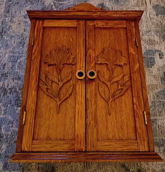 Kaunis puinen avainkaappi vintage