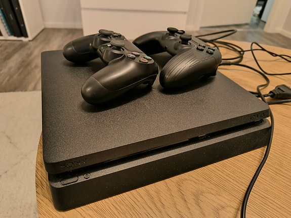 PlayStation 4 slim 500gb