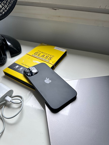 📱 iPhone 15 Musta – Toimii täydellisesti