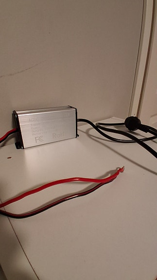 Virtalähde 12V 25A