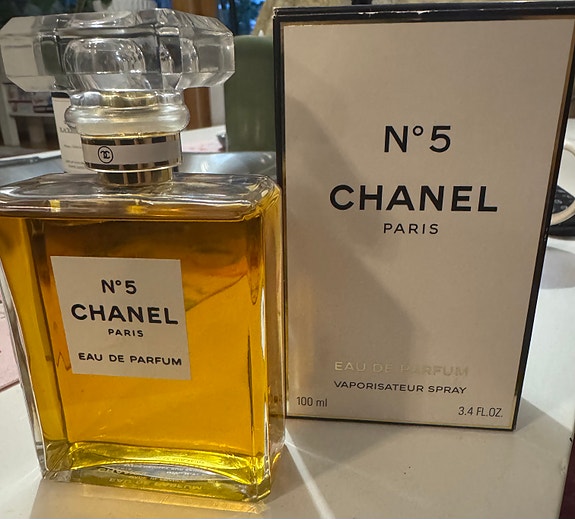 Chanel 5 -hajuvesi