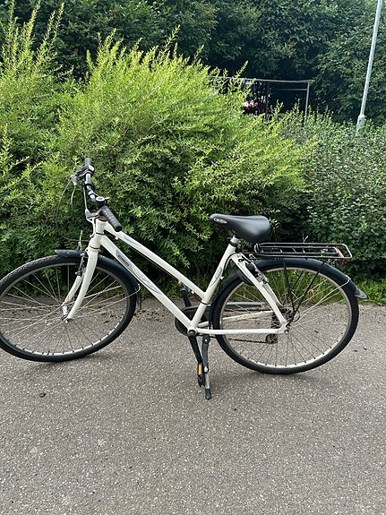 Helkama naisten kaupunkipyörä 28