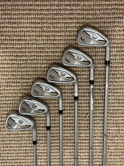 Wilson Staff FG Tour V6 raudat Stiff RH