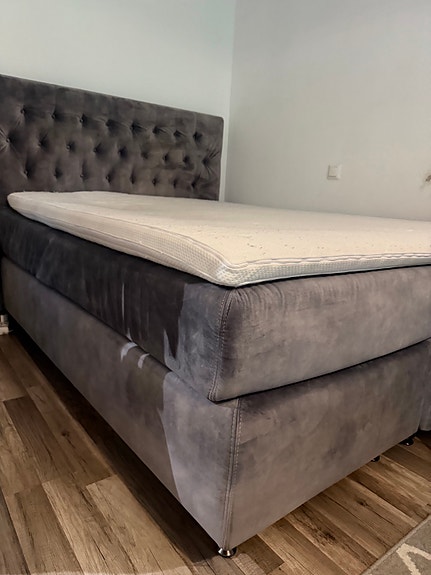 Myydään Unico Mirage jenkkisänky.