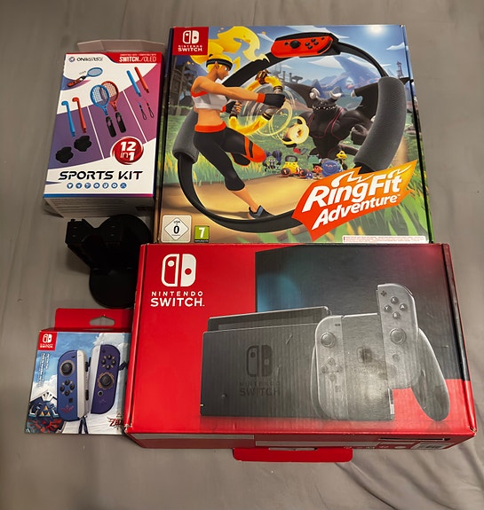 Kuin uusi Nintendo Switch konsoli + pelejä