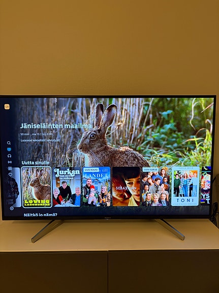 Sony 49" 4K UHD Smart TV KD-49XF7596
