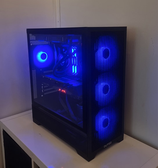 Pelitietokone RTX 3070 | Ryzen 7 3700X | 512GB SSD | Win 11 Home