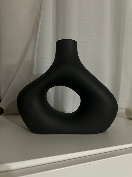 H&M Home musta koristevaasi