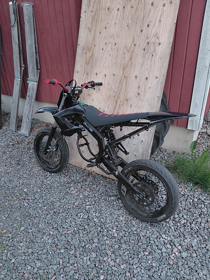 Derbi senda