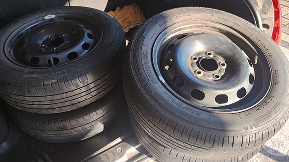 Ford kesärenkaat 185/65r15, huonot