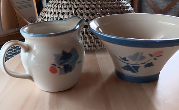 Pentikin pieni kannu ja kulho