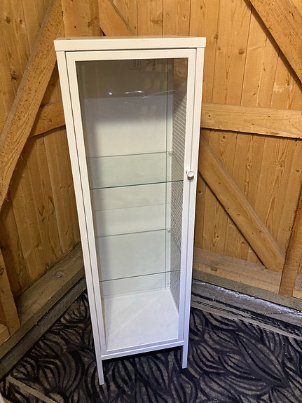 Ikea vitriini