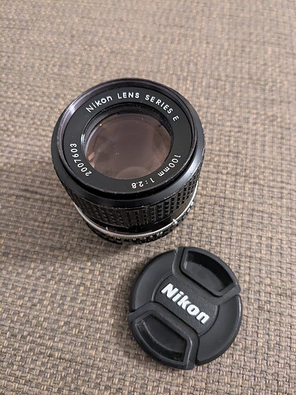 Nikon Series E 100mm f/2.8 objektiivi