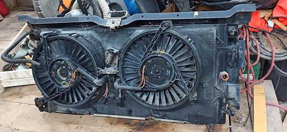Volkswagen T4 jäähdytin ja tuulettimet