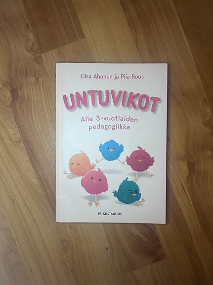 Untuvikot – Alle 3-vuotiaiden pedagogiikka kirja