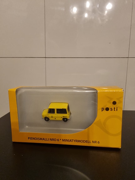 Posti pienoismalli nro 6 keltainen pakettiauto