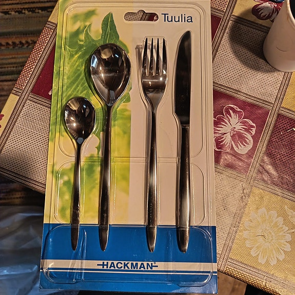 Uusi Hackman Tuulia aterinsetti