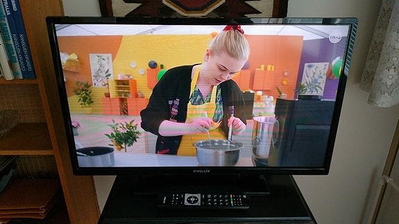 Finlux 32" Smart TV (FIN32BASEBK) – Wi-Fi.